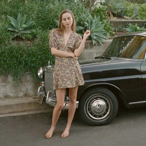 Doen Emilia Cotton V Neck Tie Short Puff Sleeve Mini Dress Green Valley Floral - Picture 8 of 16